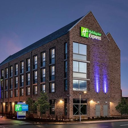 Holiday Inn Express Cambridge West - Cambourne By Ihg 外观 照片