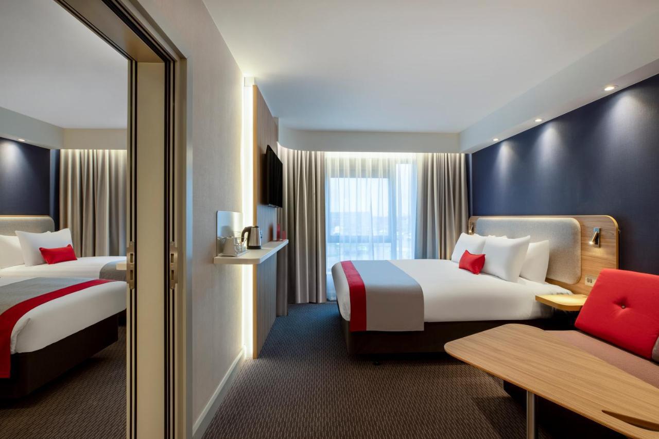 Holiday Inn Express Cambridge West - Cambourne By Ihg 外观 照片