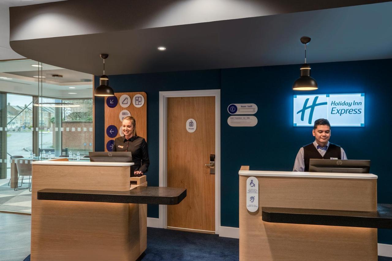 Holiday Inn Express Cambridge West - Cambourne By Ihg 外观 照片