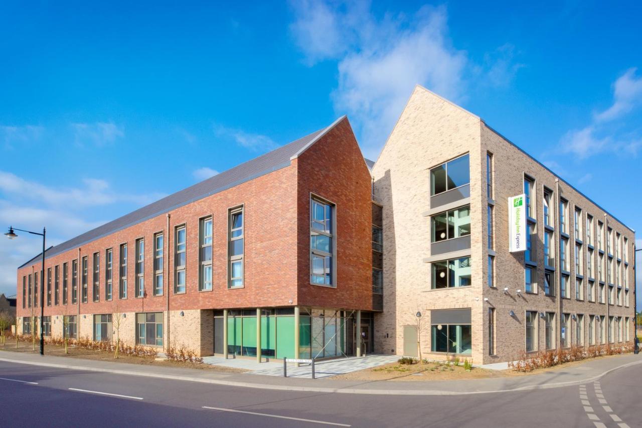 Holiday Inn Express Cambridge West - Cambourne By Ihg 外观 照片