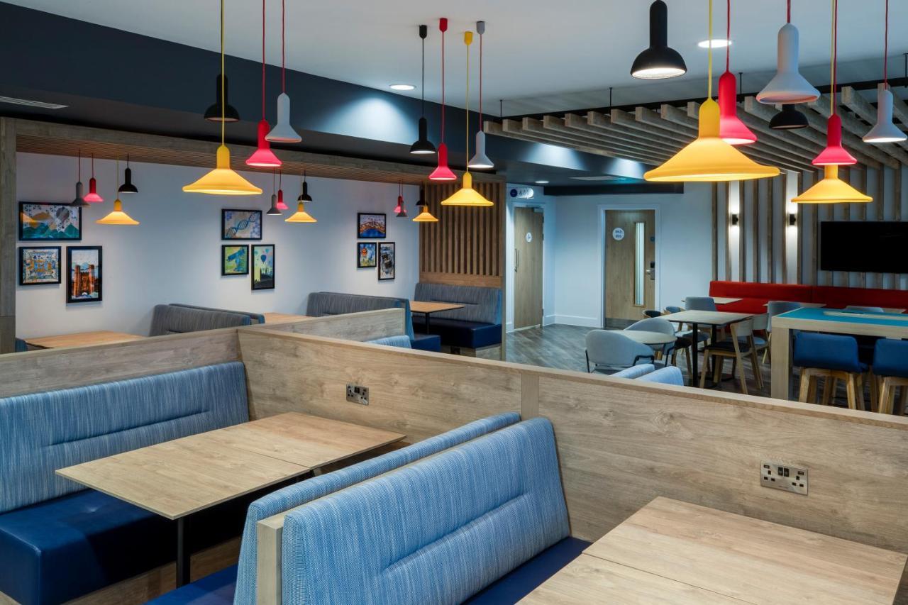 Holiday Inn Express Cambridge West - Cambourne By Ihg 外观 照片