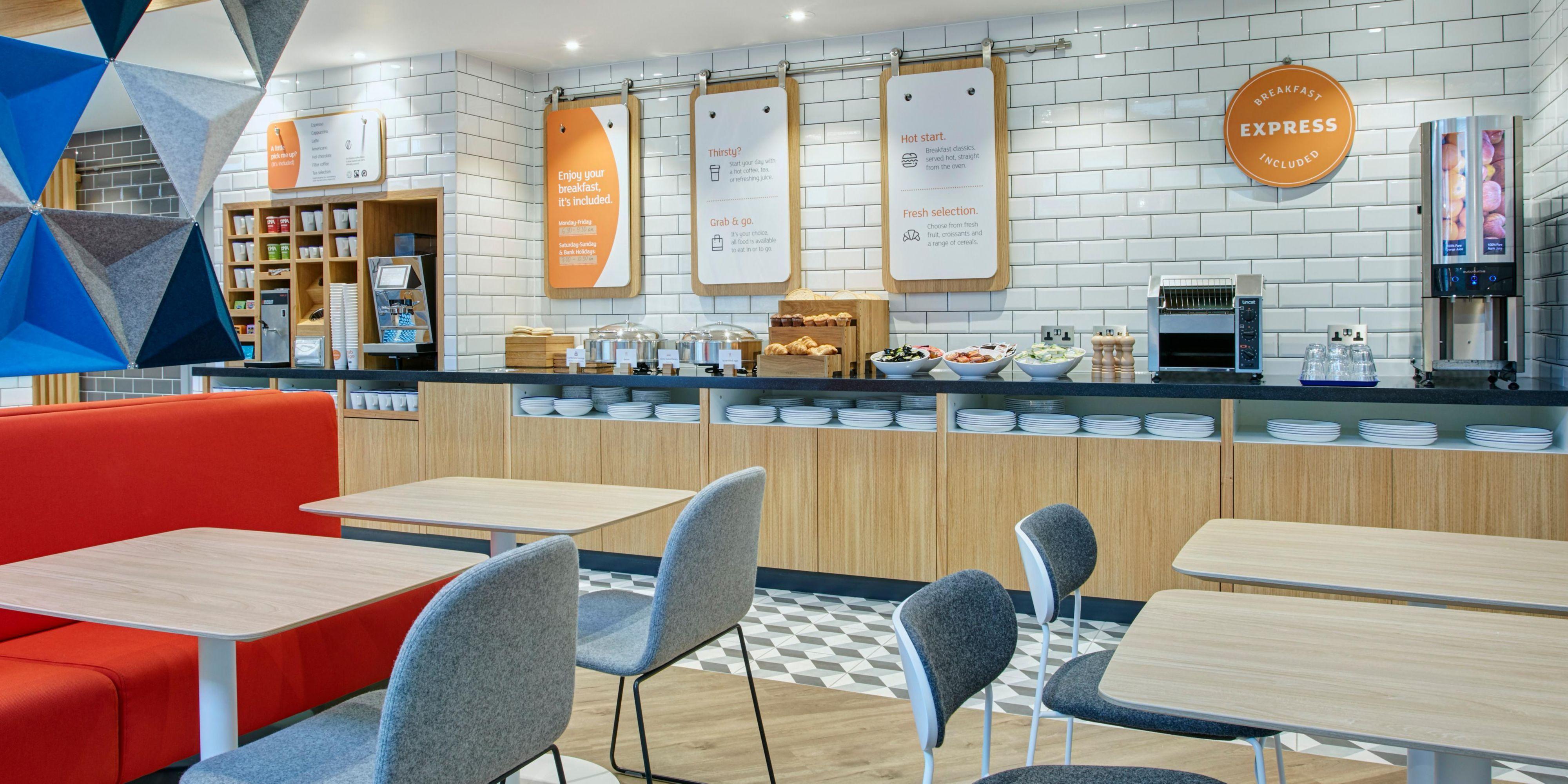 Holiday Inn Express Cambridge West - Cambourne By Ihg 外观 照片